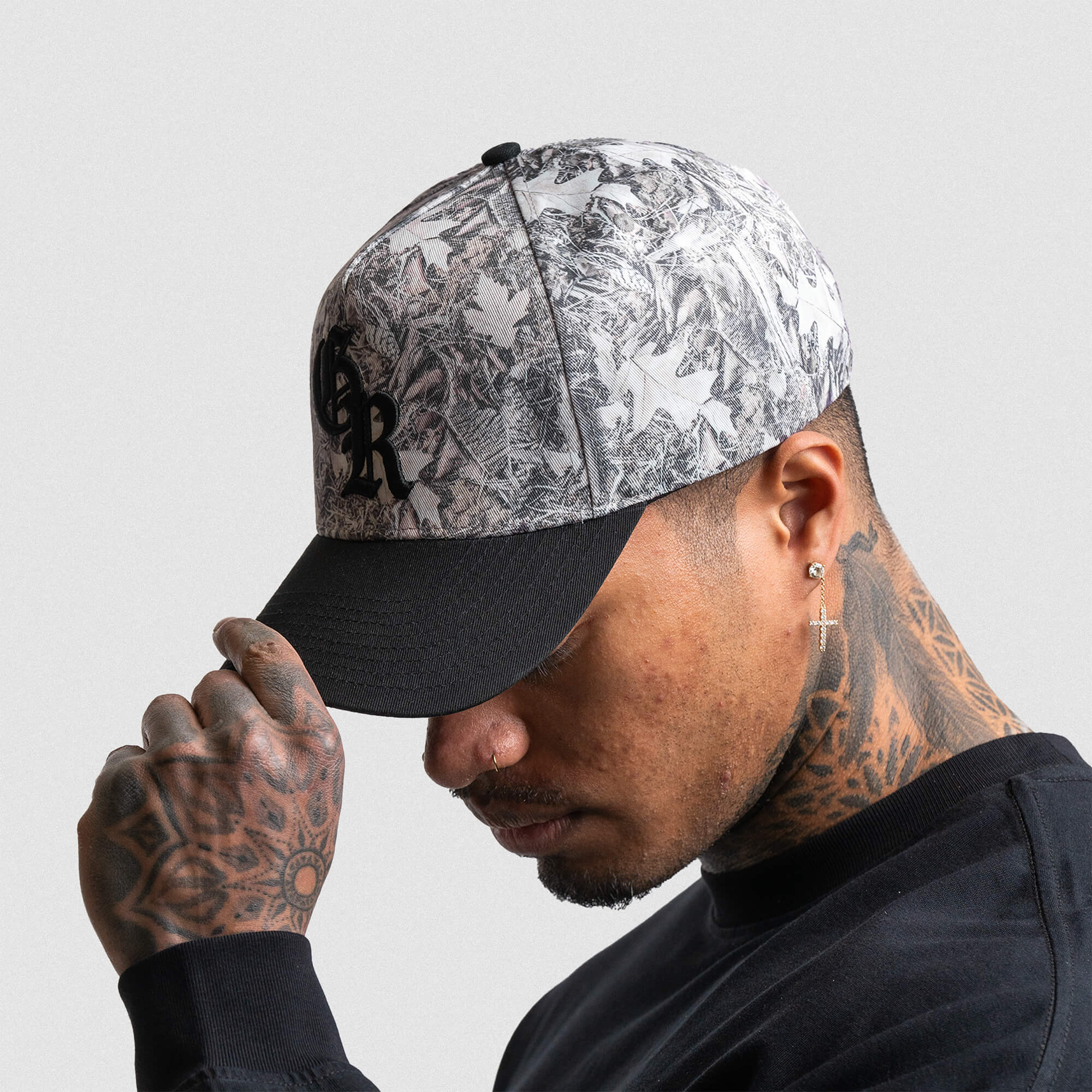 5 panel camo black tilt