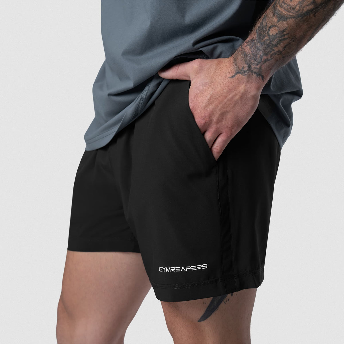 Axis 6" Lined Shorts - Black/White side pocket detail