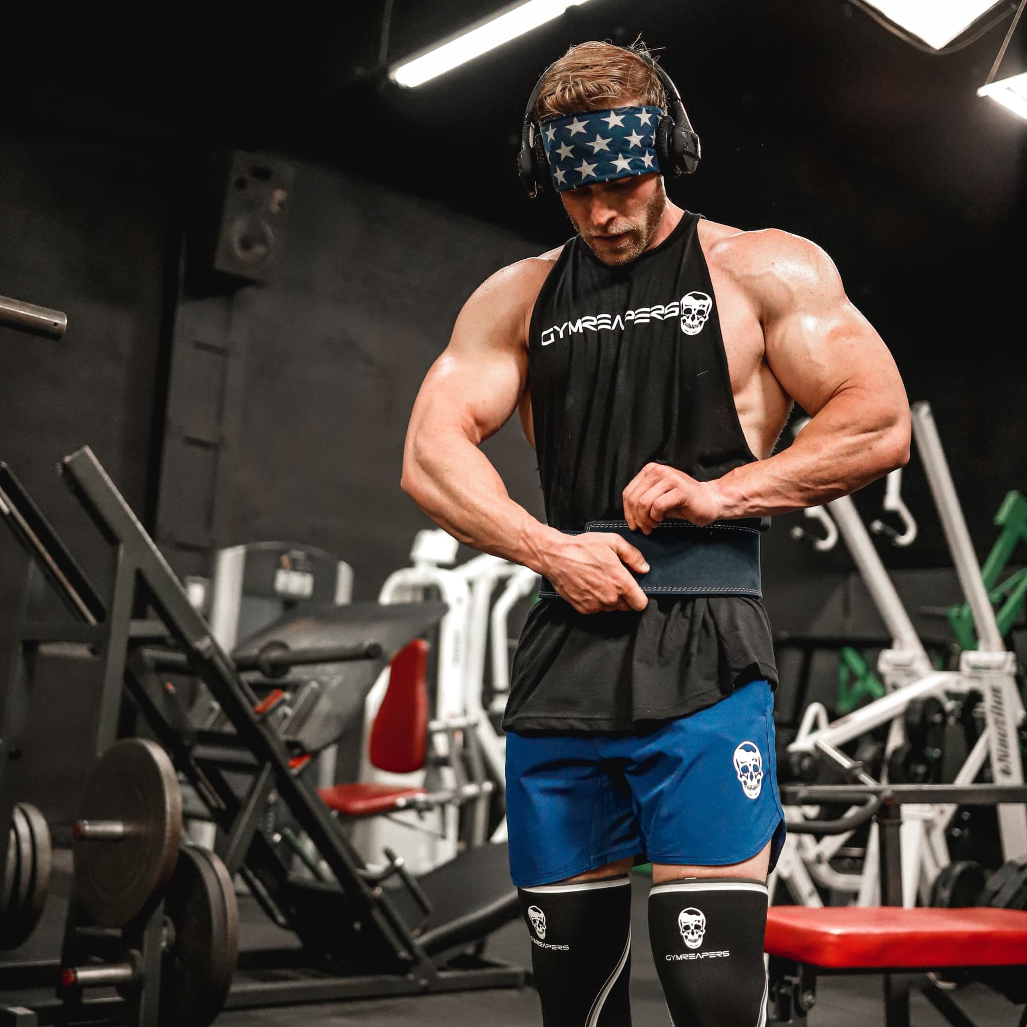 Navy 10mm lever belt being put on