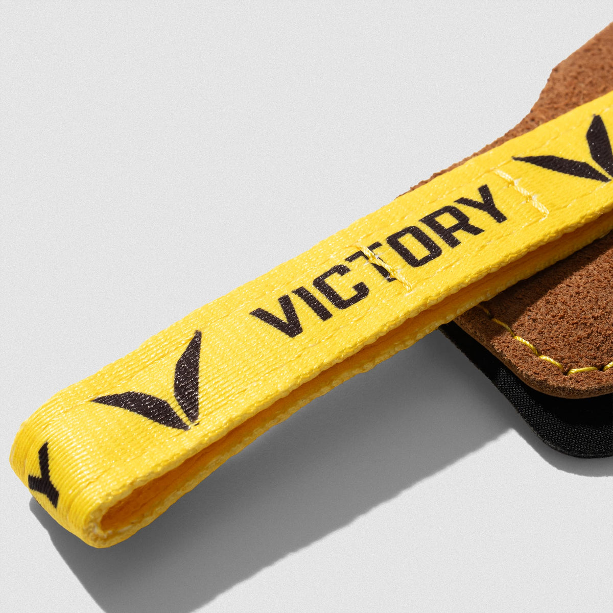 Women's V-Series Freedom Leather in Tan – Brand Strap Detail