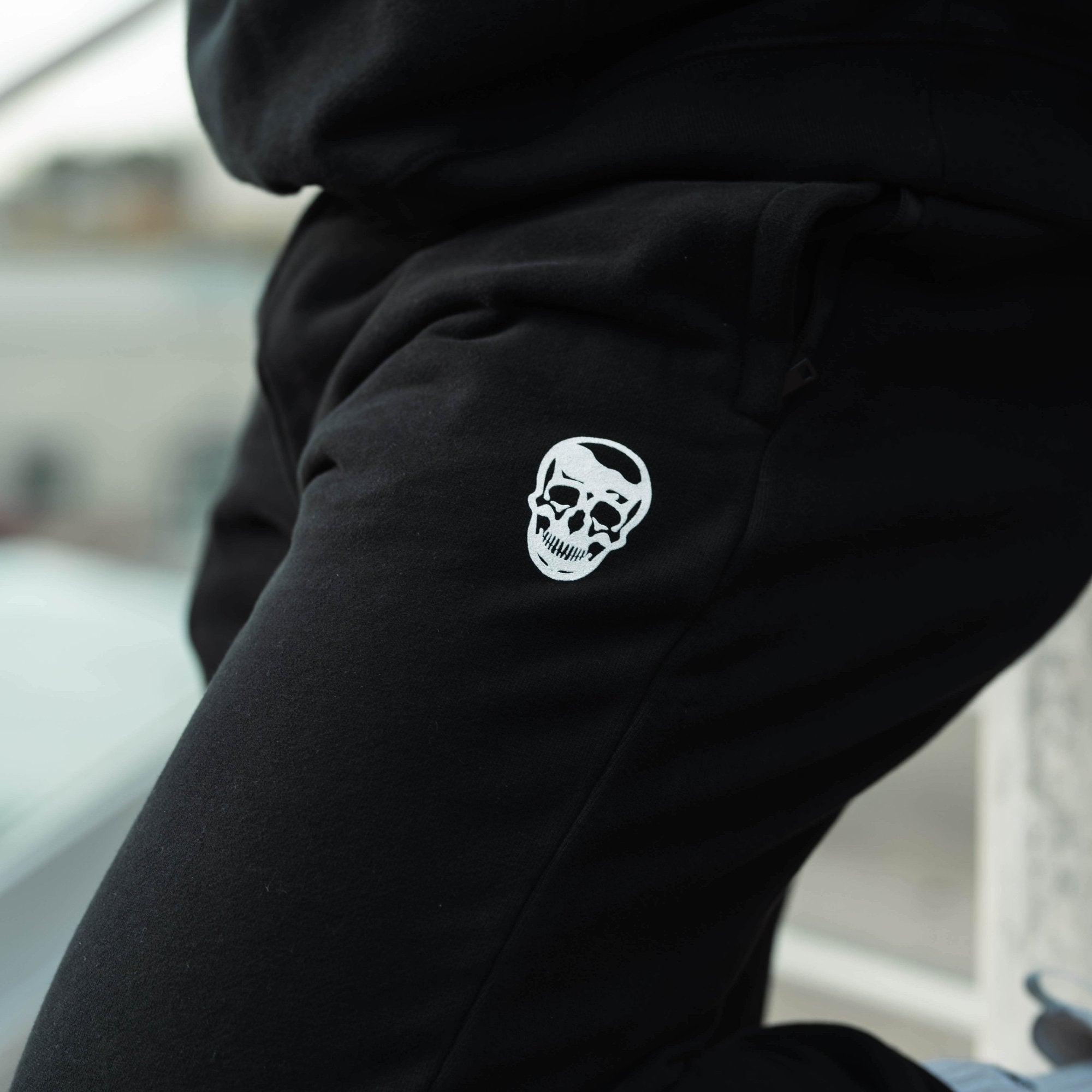 heavy weight joggers lifestyle skull detail