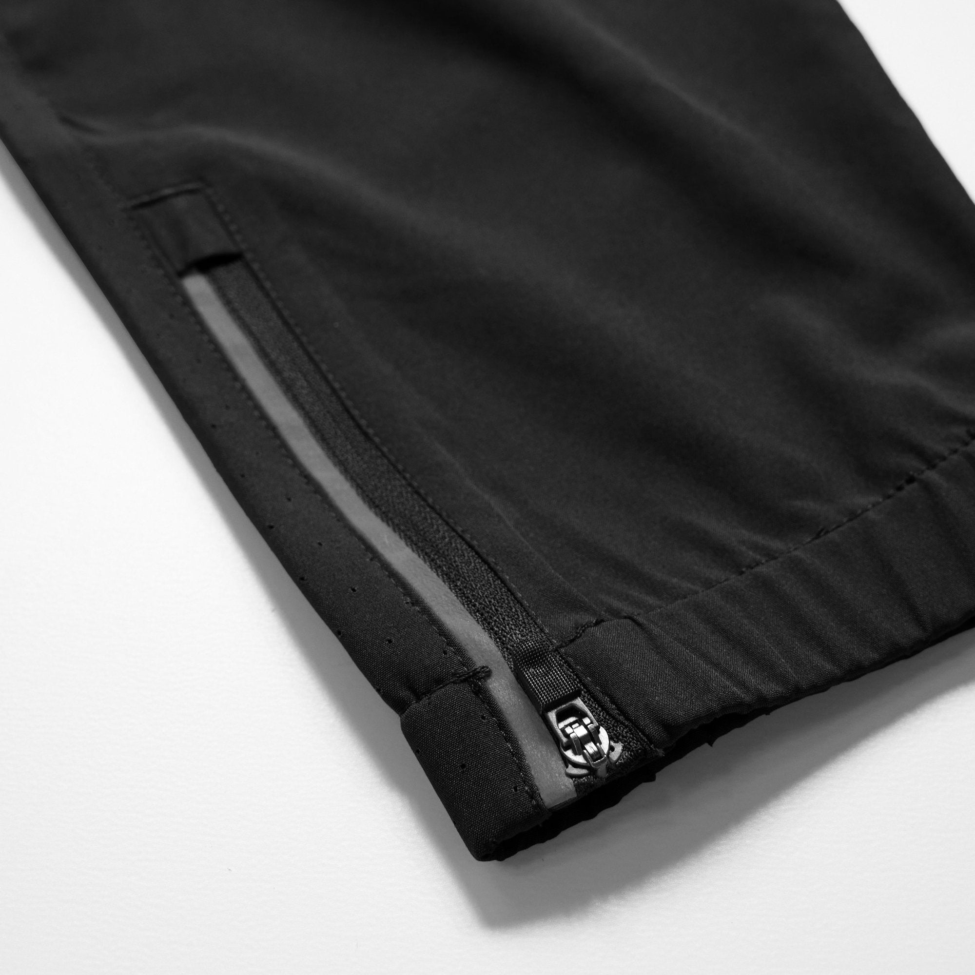 performance jogger black detail