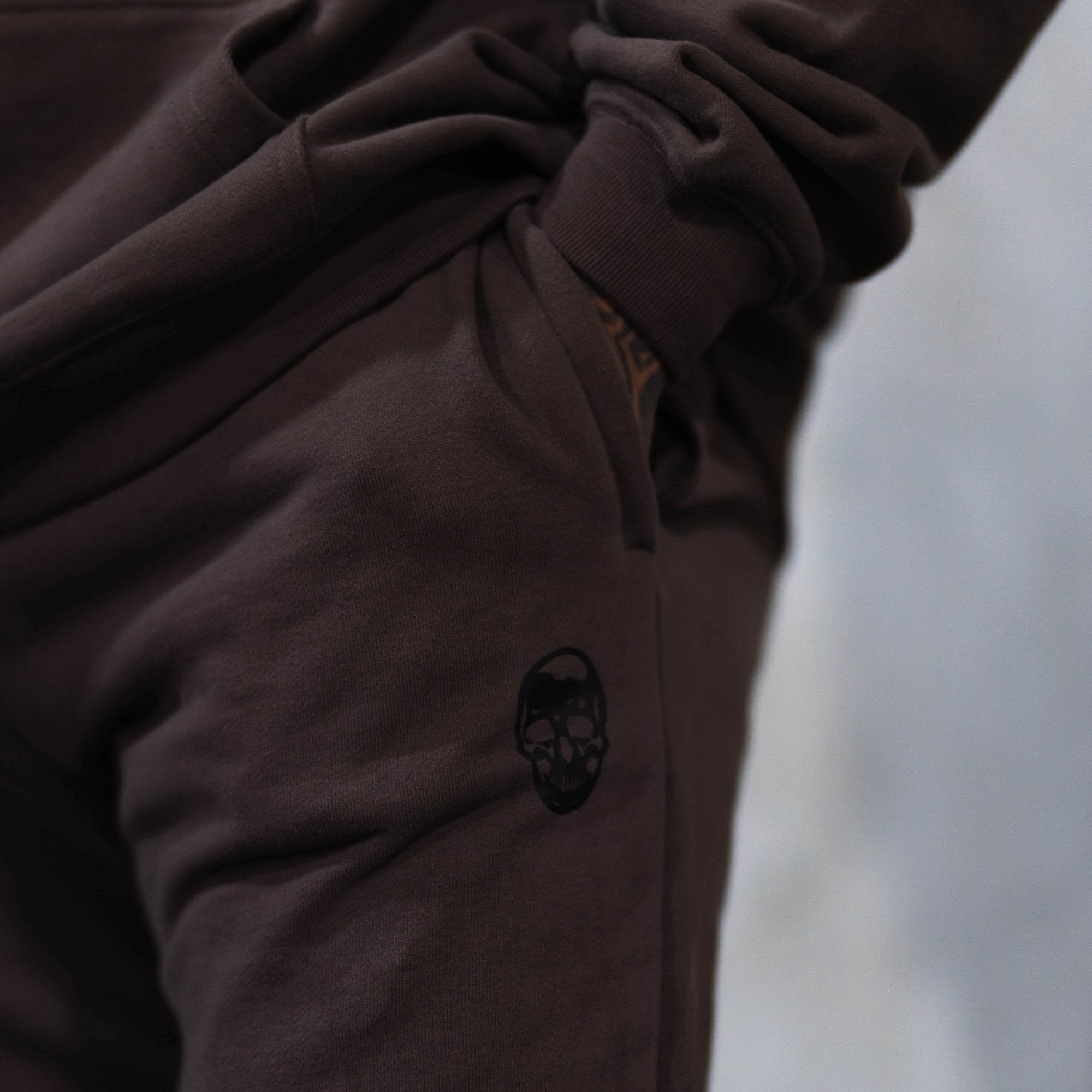 toffee heavy weight joggers skull close up