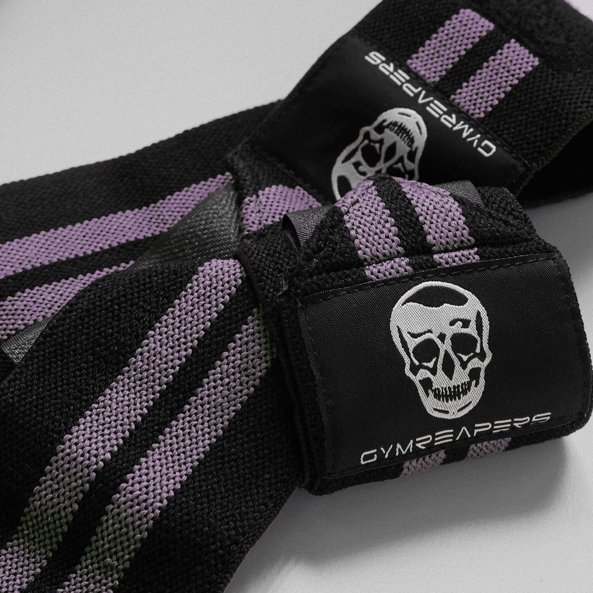 wrist wraps lilac close up
